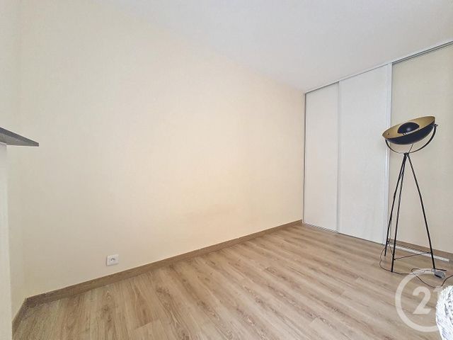 Appartement a vendre  - 5 pièce(s) - 91.4 m2 - Surfyn