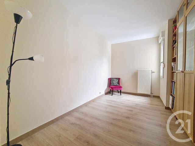 Appartement a louer puteaux - 5 pièce(s) - 91.4 m2 - Surfyn