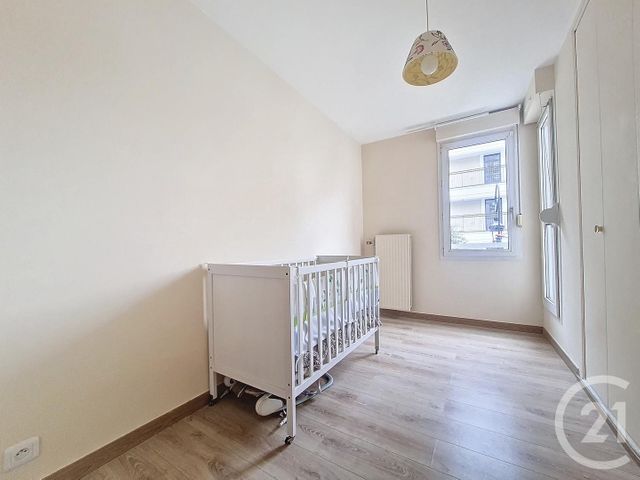 Appartement a vendre  - 5 pièce(s) - 91.4 m2 - Surfyn
