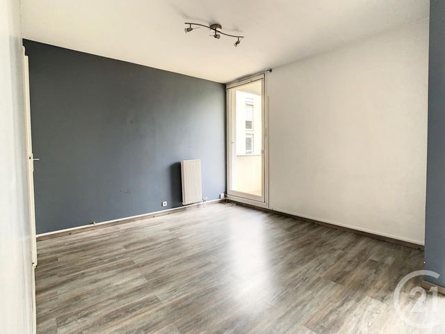 Appartement a louer  - 4 pièce(s) - 75.4 m2 - Surfyn