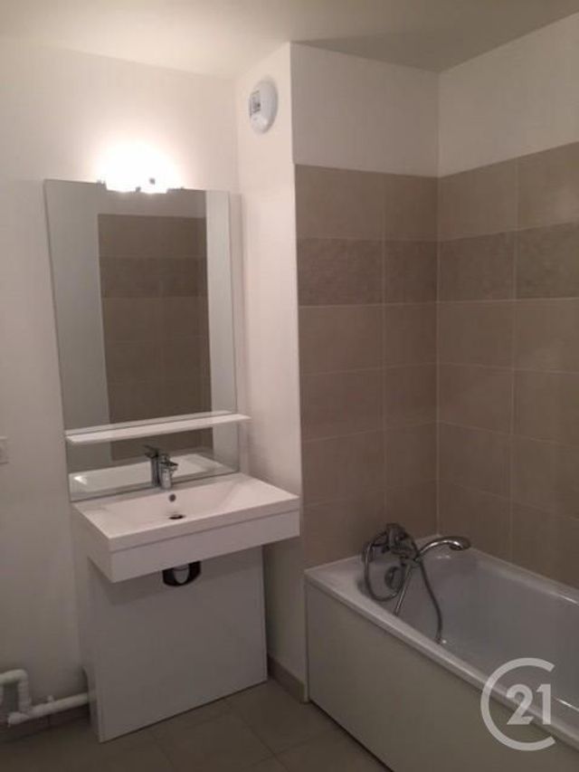 Appartement F3 à vendre - 3 pièces - 57,70 m2 - Fontenay Le Vicomte - 91 - ILE-DE-FRANCE