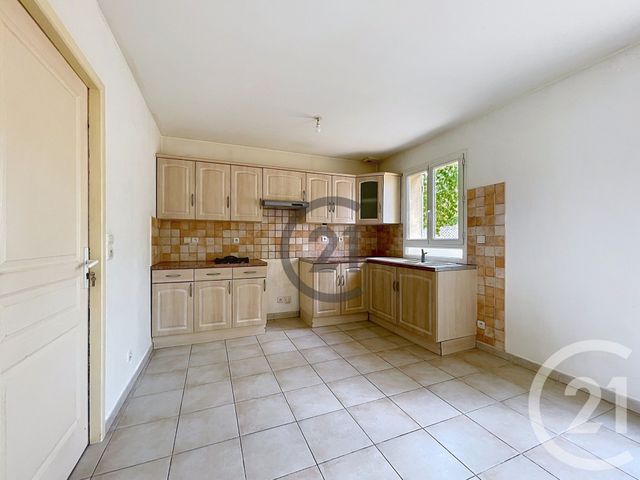 Maison &agrave; louer - 5 pi&egrave;ces - 90,55 m2 - Nailly - 89 - BOURGOGNE