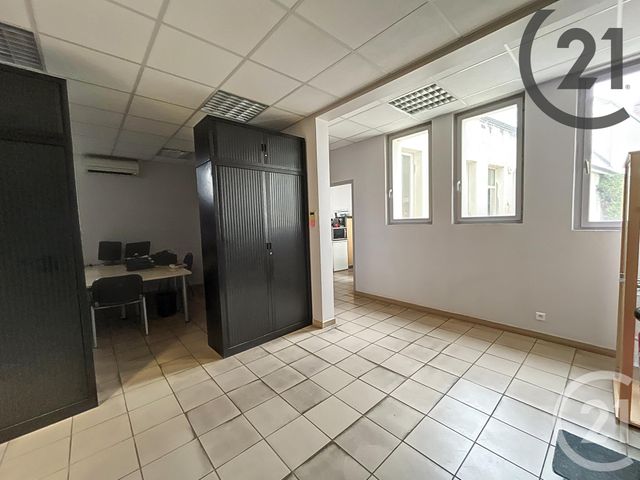 Bureaux à louer - 220.0 m2 - 89 - Yonne