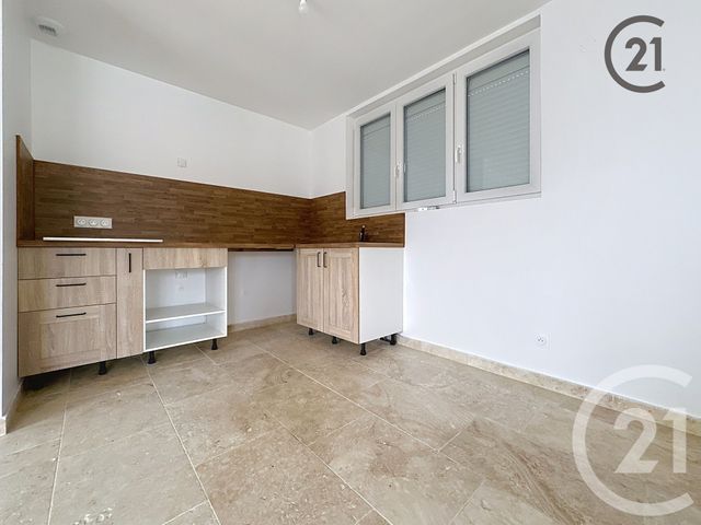 Maison &agrave; louer - 3 pi&egrave;ces - 78 m2 - Pont Sur Yonne - 89 - BOURGOGNE