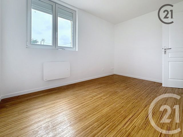 Maison &agrave; louer - 3 pi&egrave;ces - 78 m2 - Pont Sur Yonne - 89 - BOURGOGNE