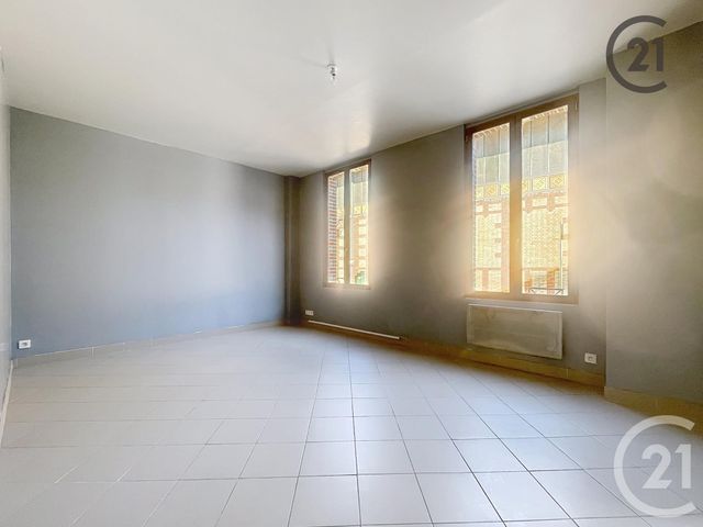 Appartement F1 à louer - 1 pièce - 37 m2 - Villeneuve Sur Yonne - 89 - BOURGOGNE