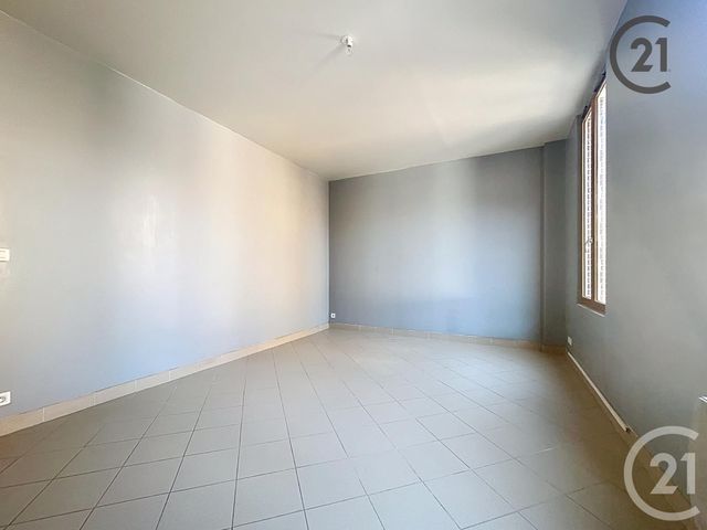Appartement F1 à louer - 1 pièce - 37 m2 - Villeneuve Sur Yonne - 89 - BOURGOGNE