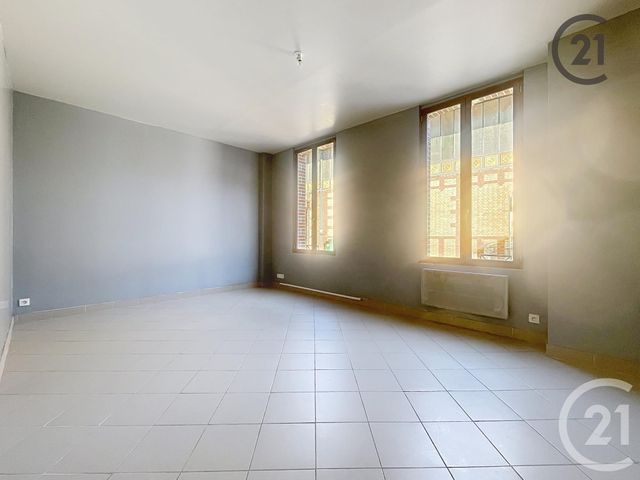 Appartement F1 à louer - 1 pièce - 37 m2 - Villeneuve Sur Yonne - 89 - BOURGOGNE
