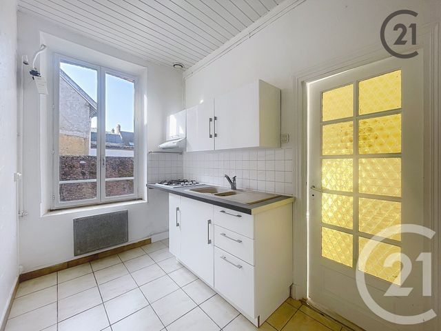 Appartement F2 &agrave; louer - 2 pi&egrave;ces - 53 m2 - Villeneuve Sur Yonne - 89 - BOURGOGNE