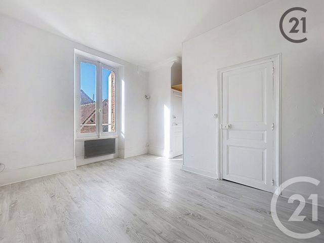 Appartement F2 &agrave; louer - 2 pi&egrave;ces - 53 m2 - Villeneuve Sur Yonne - 89 - BOURGOGNE