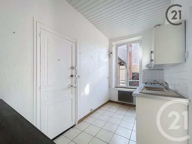Appartement F2 &agrave; louer - 2 pi&egrave;ces - 53 m2 - Villeneuve Sur Yonne - 89 - BOURGOGNE
