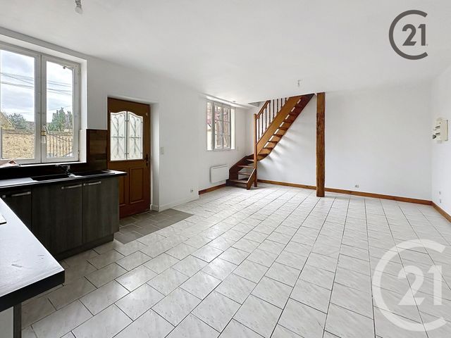 Maison &agrave; louer - 3 pi&egrave;ces - 74 m2 - Villemanoche - 89 - BOURGOGNE