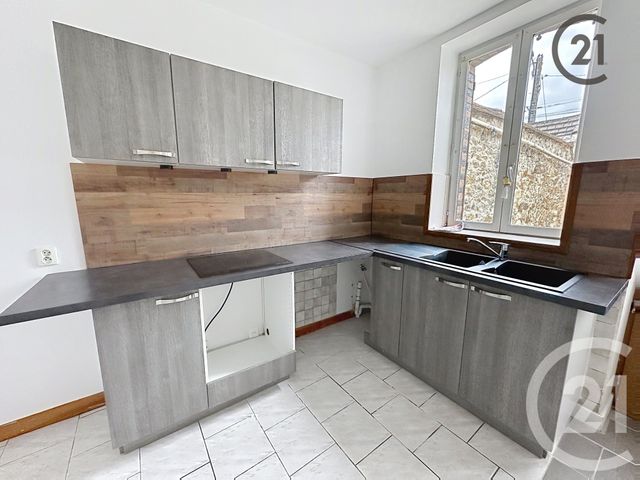 Maison &agrave; louer - 3 pi&egrave;ces - 74 m2 - Villemanoche - 89 - BOURGOGNE