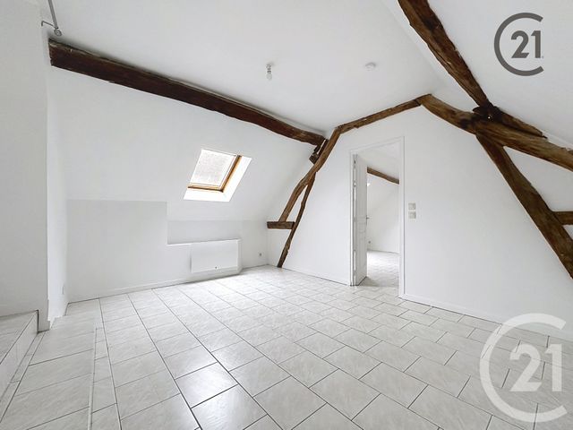 Maison &agrave; louer - 3 pi&egrave;ces - 74 m2 - Villemanoche - 89 - BOURGOGNE