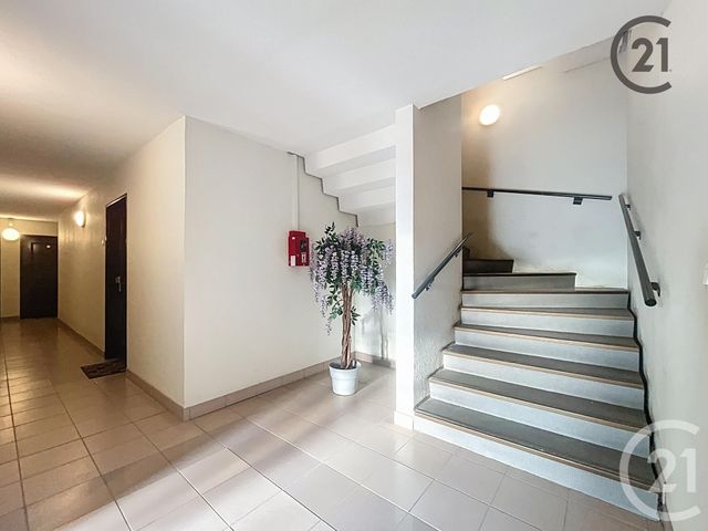 Appartement F2 bis &agrave; vendre - 2 pi&egrave;ces - 54,43 m2 - Villeneuve Sur Yonne - 89 - BOURGOGNE