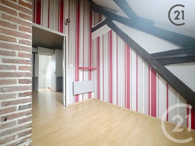 Appartement &agrave; louer - 3 pi&egrave;ces - 59,80 m2 - Sens - 89 - BOURGOGNE