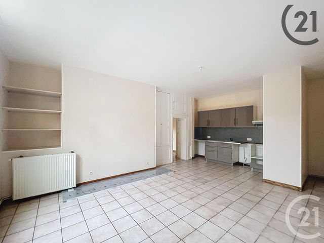 Appartement à louer - 4 pièces - 71,72 m2 - Sens - 89 - BOURGOGNE