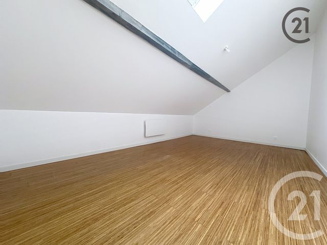 Appartement &agrave; louer - 4 pi&egrave;ces - 75,12 m2 - Paron - 89 - BOURGOGNE