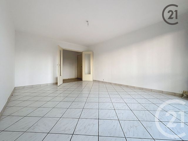 Appartement &agrave; louer - 3 pi&egrave;ces - 74,37 m2 - Sens - 89 - BOURGOGNE