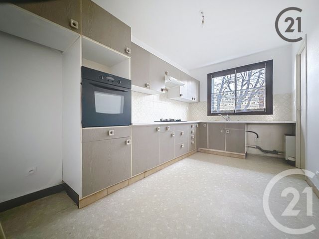 Appartement &agrave; louer - 3 pi&egrave;ces - 74,37 m2 - Sens - 89 - BOURGOGNE