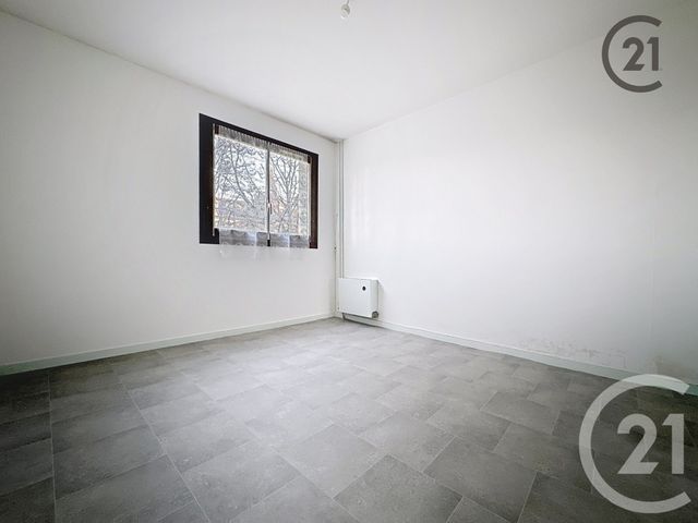 Appartement &agrave; louer - 3 pi&egrave;ces - 74,37 m2 - Sens - 89 - BOURGOGNE