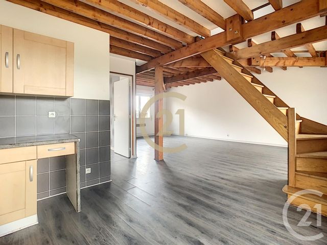 Appartement F4 &agrave; louer - 4 pi&egrave;ces - 69,50 m2 - Pont Sur Yonne - 89 - BOURGOGNE