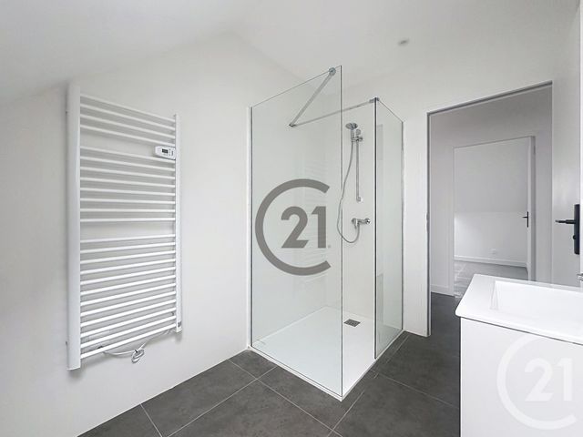 Appartement &agrave; louer - 4 pi&egrave;ces - 100,98 m2 - St Clement - 89 - BOURGOGNE
