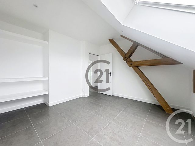 Appartement &agrave; louer - 4 pi&egrave;ces - 100,98 m2 - St Clement - 89 - BOURGOGNE