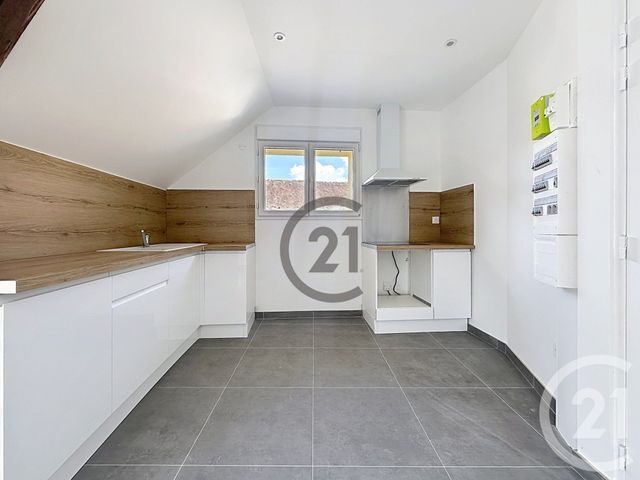 Appartement &agrave; louer - 3 pi&egrave;ces - 66,59 m2 - St Clement - 89 - BOURGOGNE