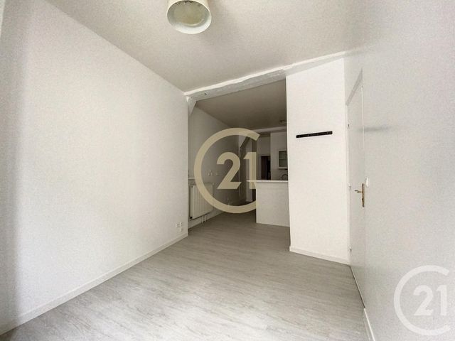 Appartement F2 &agrave; louer - 2 pi&egrave;ces - 38,50 m2 - Sens - 89 - BOURGOGNE