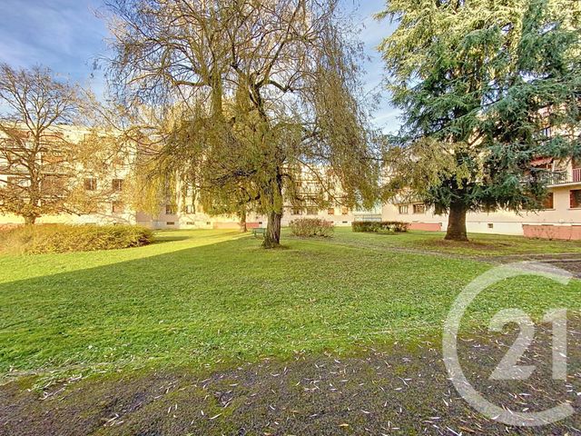 Appartement F2 &agrave; louer - 2 pi&egrave;ces - 52,53 m2 - St Clement - 89 - BOURGOGNE