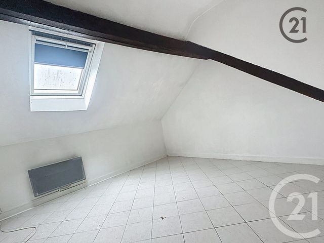 Appartement F3 &agrave; louer - 3 pi&egrave;ces - 65 m2 - Villeneuve Sur Yonne - 89 - BOURGOGNE