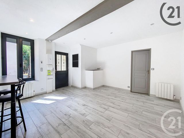 Appartement Studio &agrave; louer - 1 pi&egrave;ce - 27 m2 - Sens - 89 - BOURGOGNE