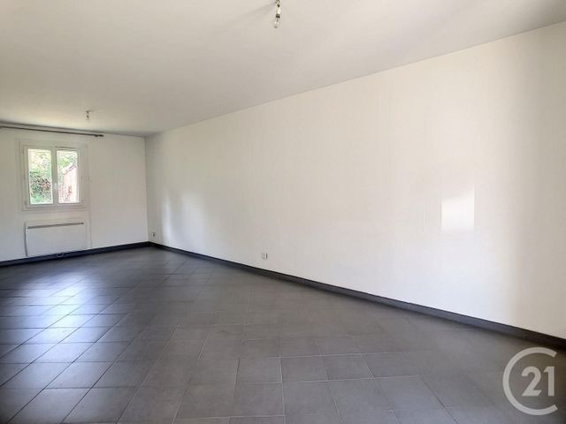 Maison &agrave; louer - 4 pi&egrave;ces - 70 m2 - Soucy - 89 - BOURGOGNE