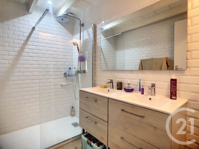 Maison &agrave; louer - 4 pi&egrave;ces - 65,15 m2 - Noe - 89 - BOURGOGNE