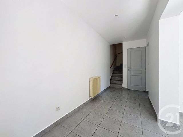 Maison &agrave; louer - 3 pi&egrave;ces - 70 m2 - Sens - 89 - BOURGOGNE