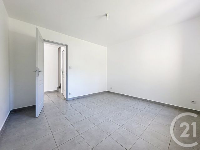 Maison &agrave; louer - 3 pi&egrave;ces - 70 m2 - Sens - 89 - BOURGOGNE