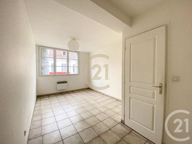 Appartement &agrave; louer - 2 pi&egrave;ces - 36 m2 - Sens - 89 - BOURGOGNE