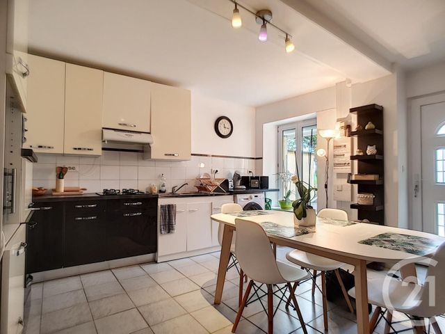 Appartement &agrave; louer - 3 pi&egrave;ces - 76 m2 - Gron - 89 - BOURGOGNE