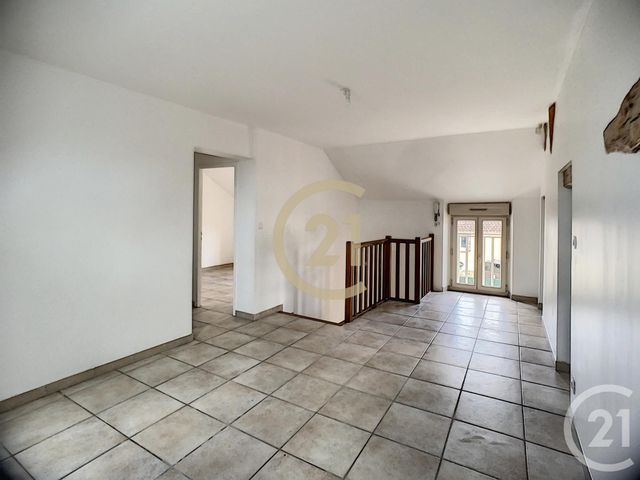 Maison &agrave; louer - 5 pi&egrave;ces - 137 m2 - Maillot - 89 - BOURGOGNE