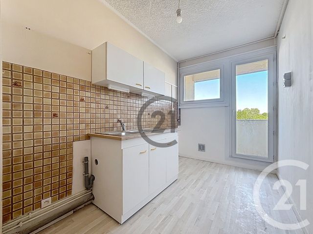 Appartement F2 &agrave; louer - 2 pi&egrave;ces - 51 m2 - Sens - 89 - BOURGOGNE
