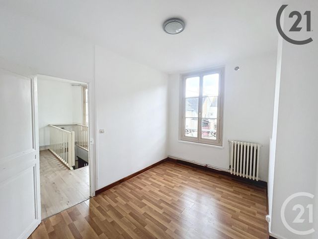 Appartement F3 &agrave; louer - 3 pi&egrave;ces - 76,10 m2 - Villeneuve Sur Yonne - 89 - BOURGOGNE