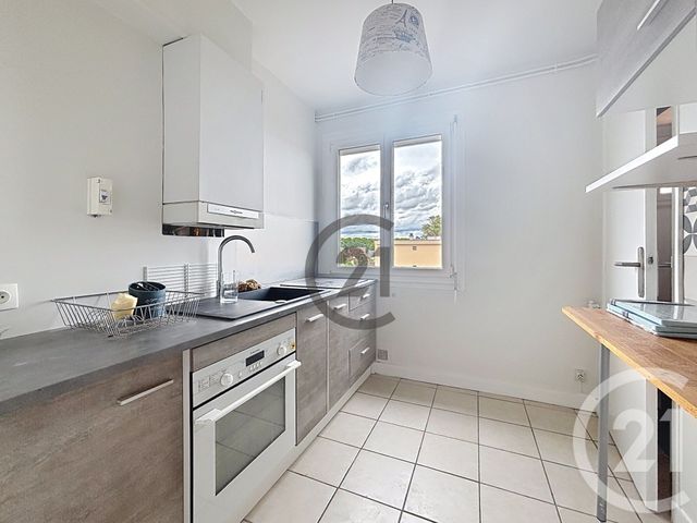 Appartement F3 &agrave; louer - 3 pi&egrave;ces - 59,44 m2 - Sens - 89 - BOURGOGNE