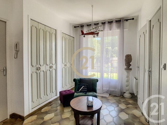Appartement F4 &agrave; louer - 4 pi&egrave;ces - 124 m2 - Sens - 89 - BOURGOGNE
