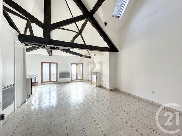 Appartement F2 &agrave; louer - 2 pi&egrave;ces - 67,50 m2 - Villeneuve Sur Yonne - 89 - BOURGOGNE
