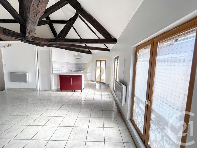 Appartement F2 &agrave; louer - 2 pi&egrave;ces - 67,50 m2 - Villeneuve Sur Yonne - 89 - BOURGOGNE