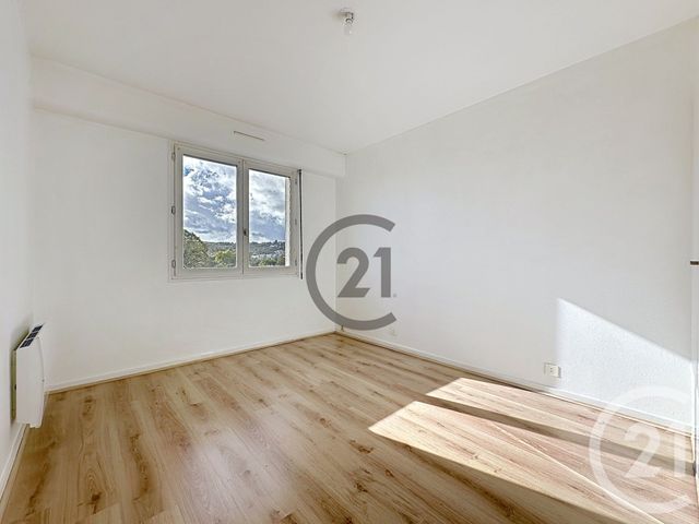 Appartement &agrave; louer - 2 pi&egrave;ces - 45 m2 - Sens - 89 - BOURGOGNE