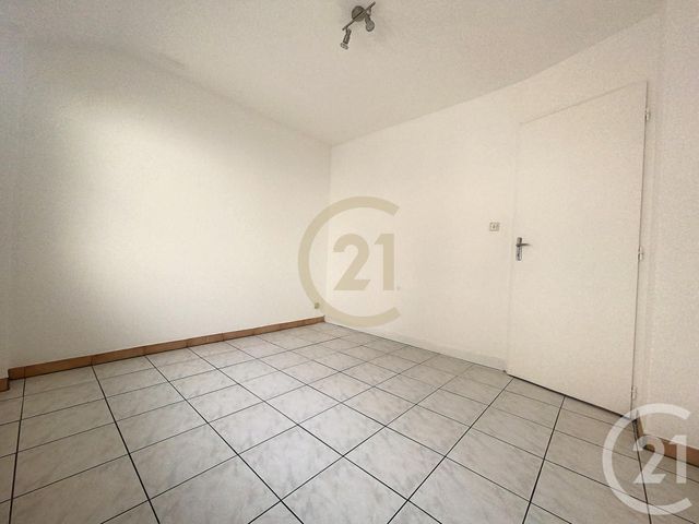 Appartement &agrave; louer - 2 pi&egrave;ces - 56 m2 - Sens - 89 - BOURGOGNE