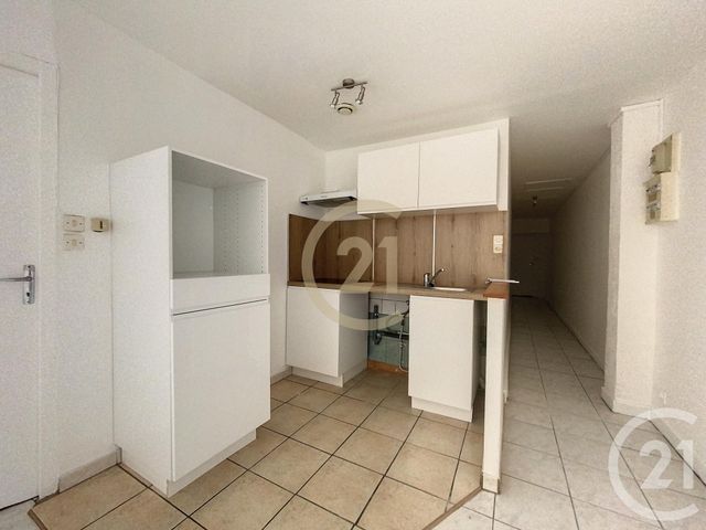 Appartement &agrave; louer - 2 pi&egrave;ces - 56 m2 - Sens - 89 - BOURGOGNE