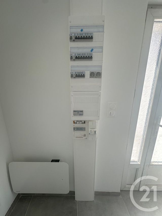 Appartement &agrave; louer - 2 pi&egrave;ces - 45,56 m2 - St Clement - 89 - BOURGOGNE